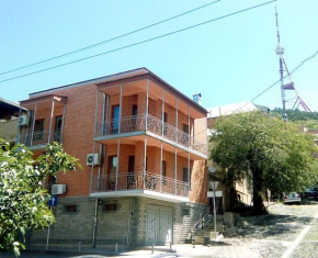 G&G House